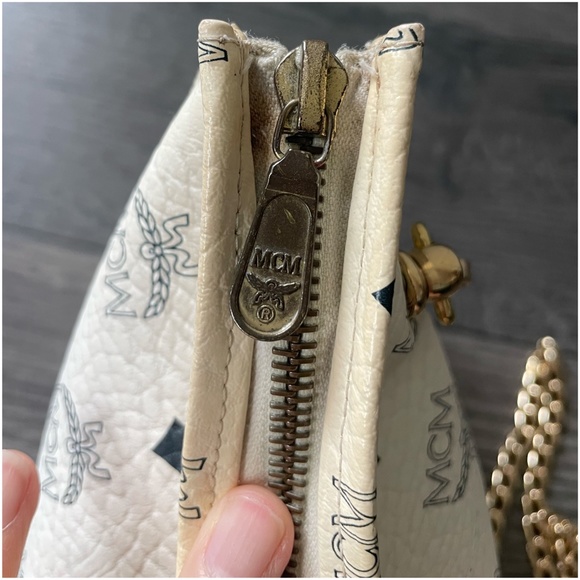 Vintage MCM Visetos White Leather Crossbody Shoulder Bag - Picture 12 of 16